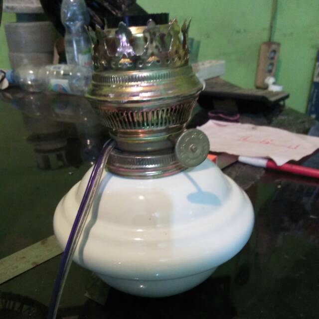 Wadah minyak / tempat minyak lampu antik