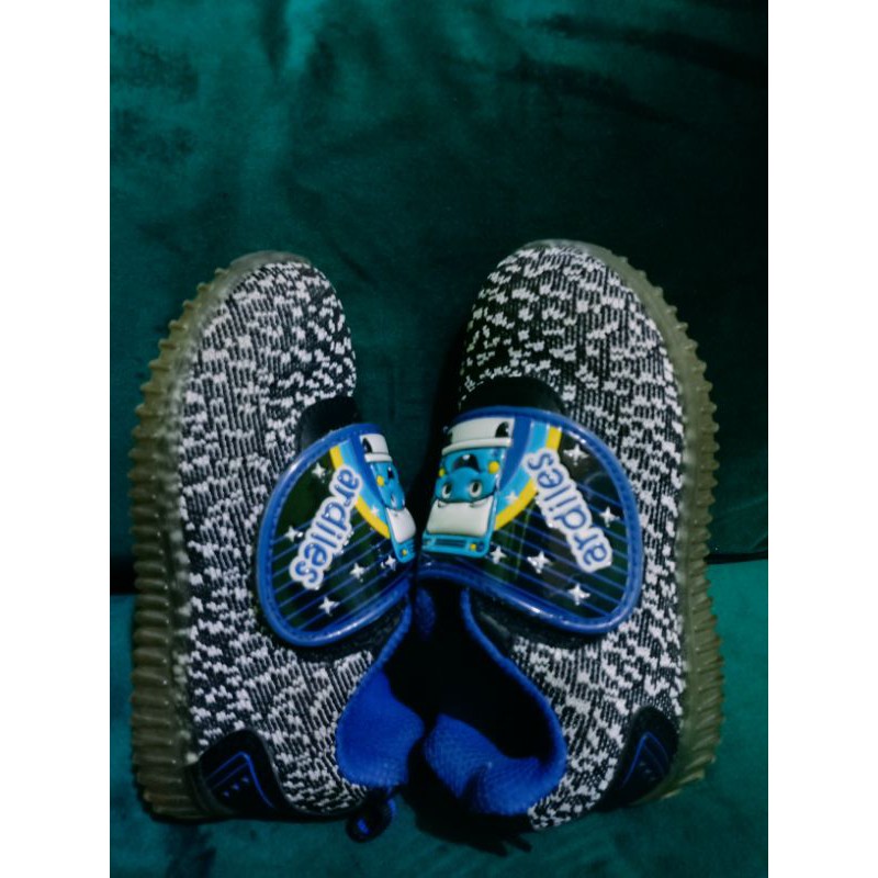 preloved sepatu anak tayo ardiles