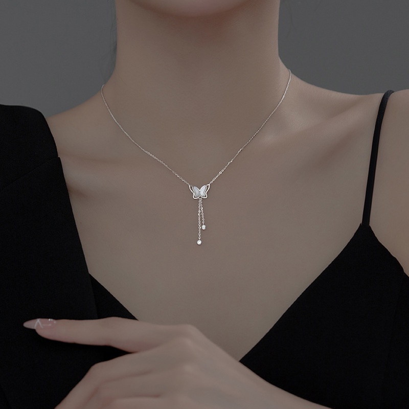 Kalung Rantai Desain Kupu-Kupu Warna Emas Silver Gaya Retro Untuk Wanita