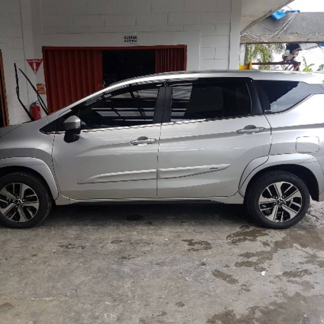 Side body molding xpander List body xpander