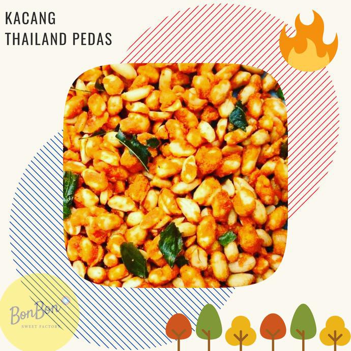 

Kacang Thailand Pedas / Kacang Tepung Crispy Pedes / Kacang Daun Jeruk Dafa.Olshop