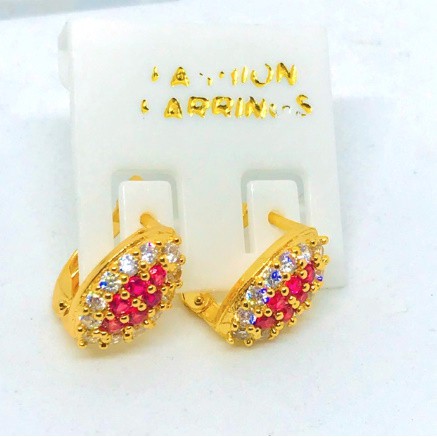 Anting wanita // anting klip permata rubby// anting jepit // anting lapis emas //perhiasan