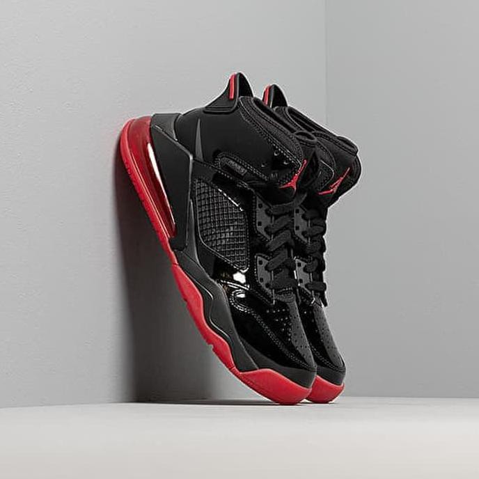 Barang Berkualitas Sepatu Nike Air Jordan Mars 270 Bred STOK TERBATAS