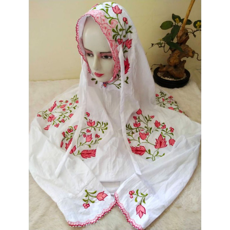 Mukena Terusan Dewasa BordirP.220L.90ada tasnya Bahan.Parasit yg tebalnya lembut