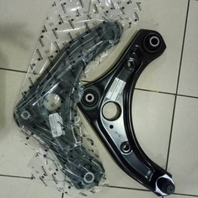 Lower arm sayap nissan march