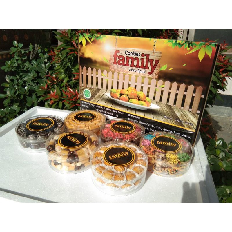 

KUE KERING LEBARAN PAKET PREMIUM || COOKIES FAMILY