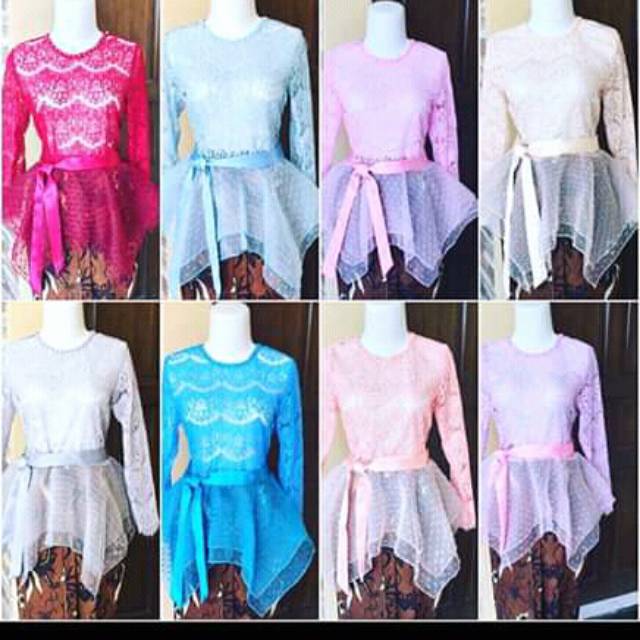 Kebaya sabuk polka