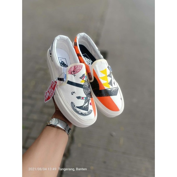 Sepatu Vans Slip On MOMA-Moma