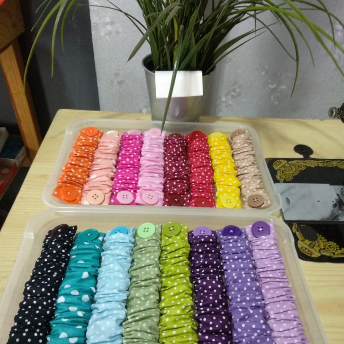 Unik Pengait / konektor masker hijab motif polkadot Terlaris
