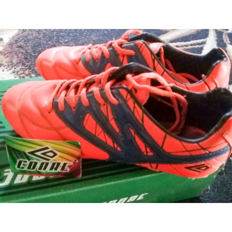 sepatu bola conae size 38