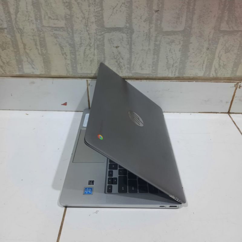 Laptop HP ChromeBook 14a-na0642cl Celeron N3060/intel pentium Silver N5000 Ram 4GB/SSD 128GB OS. CHROME Layar 14inch Seri Baru, Slim, Ringan, Enteng Cantik