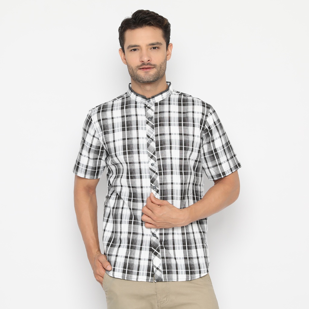 Platini Kemeja Shanghai Pria Kotak Lengan Pendek Katun 93995 Motif C