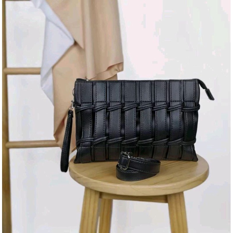 Tas Selempang Lola Hitam