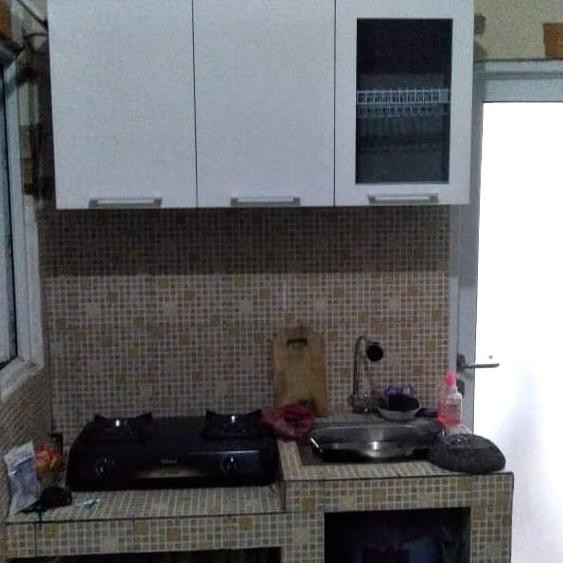 Rak Piring Lemari Gantung Kitchen Set Atas 3 Pintu Mommybusana