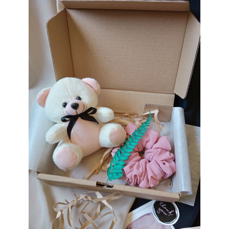 

Kado Ultah Cewek | Kado Ulang Tahun Cewek | Gift Box Boneka Scrunchie | Hampers Boneka Scrunchie | Hadiah Kado Murah