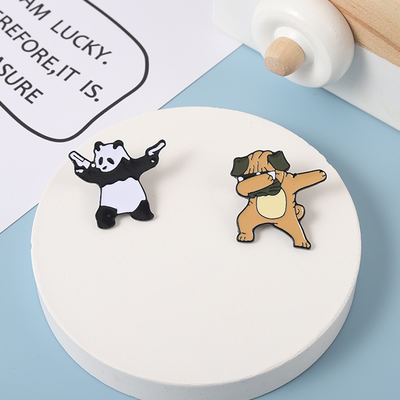 Bros Pin Enamel Bentuk Kartun Hewan Panda 2 Gaya Untuk Hadiah Teman