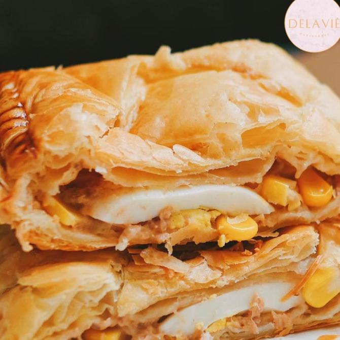 

tuna crazy melt (delavie patisserie)