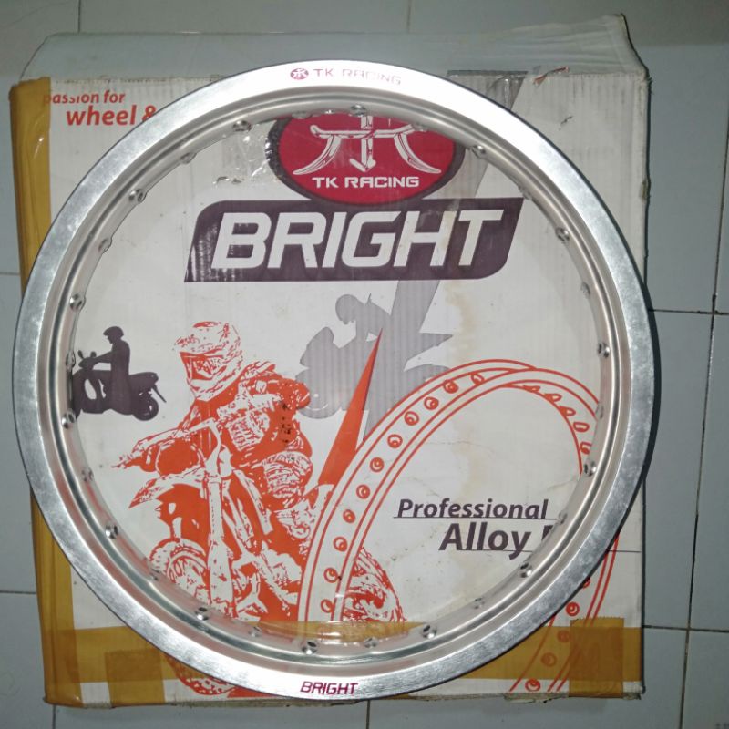 Velg tk racing bright 215 17 hole 28