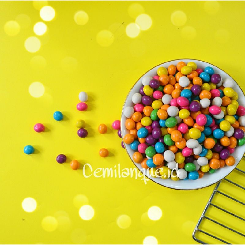 

Biskuit Bola Pelangi 1KG