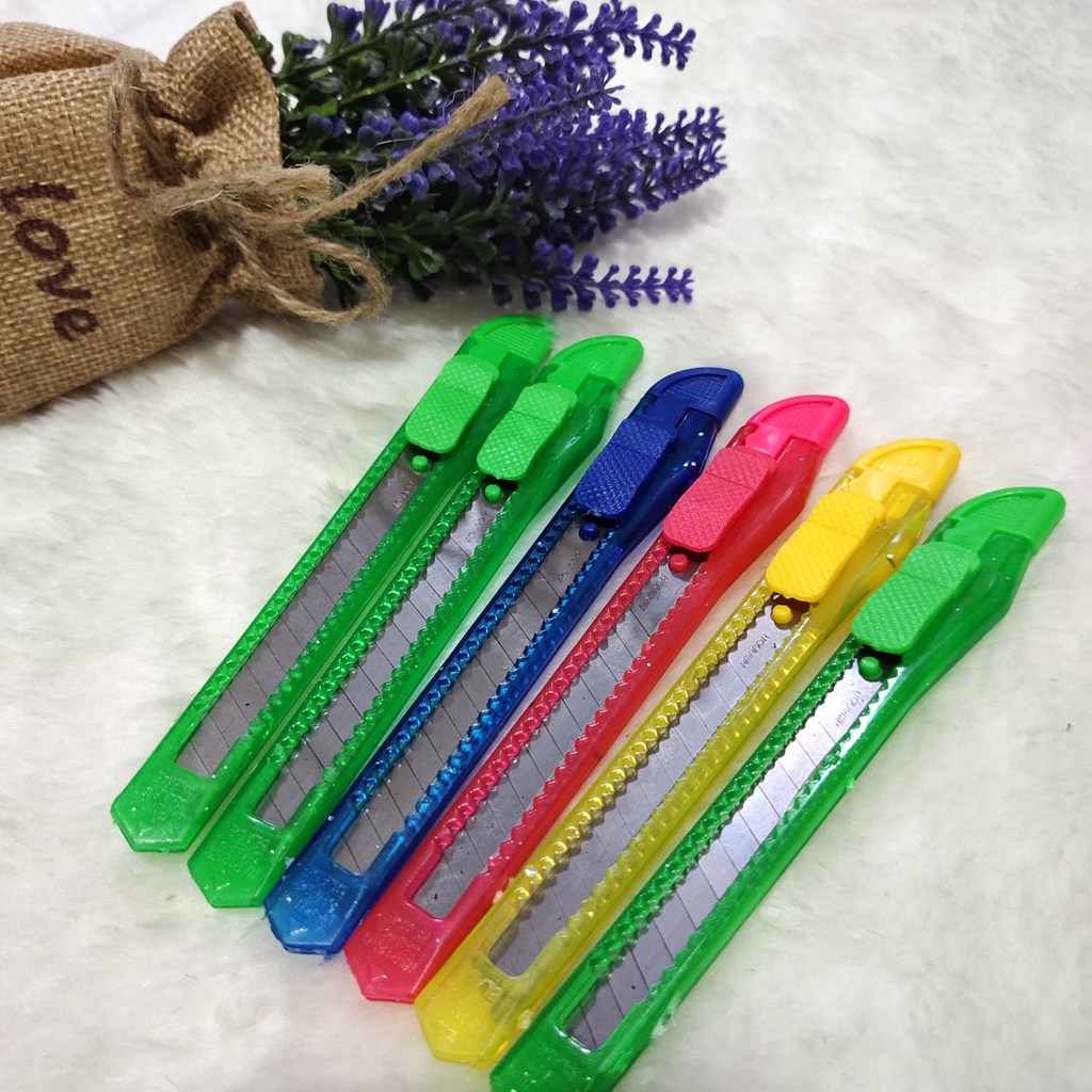 

MO - PISAU CUTTER PLASTIK BENING WARNA WARNI