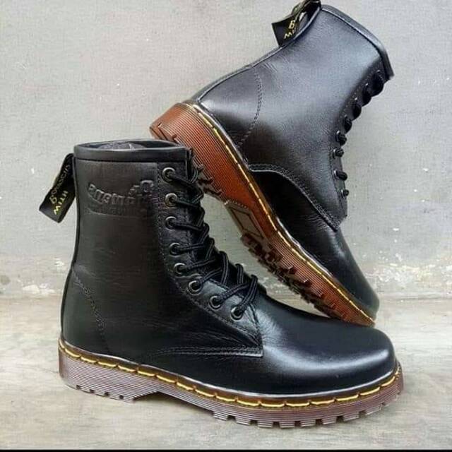 Dr MARTENS