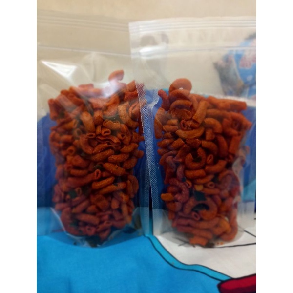 

Makaroni pedas daun jeruk