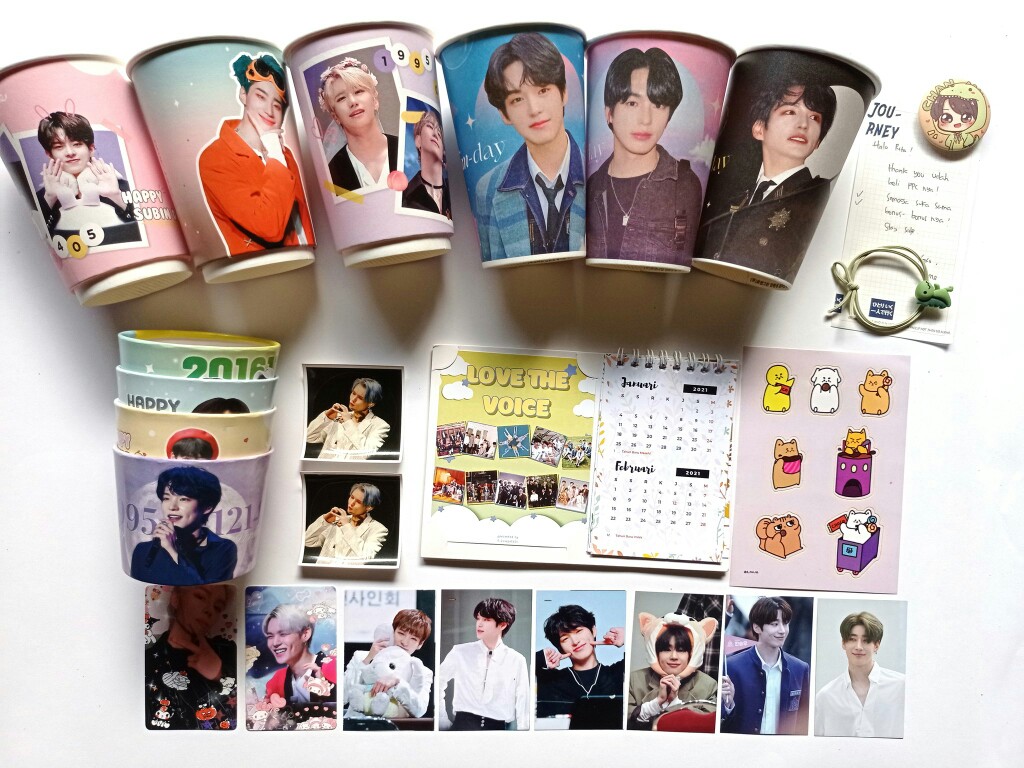 [candyxtuft] Sale Stock Papercup And Cupholder Victon
