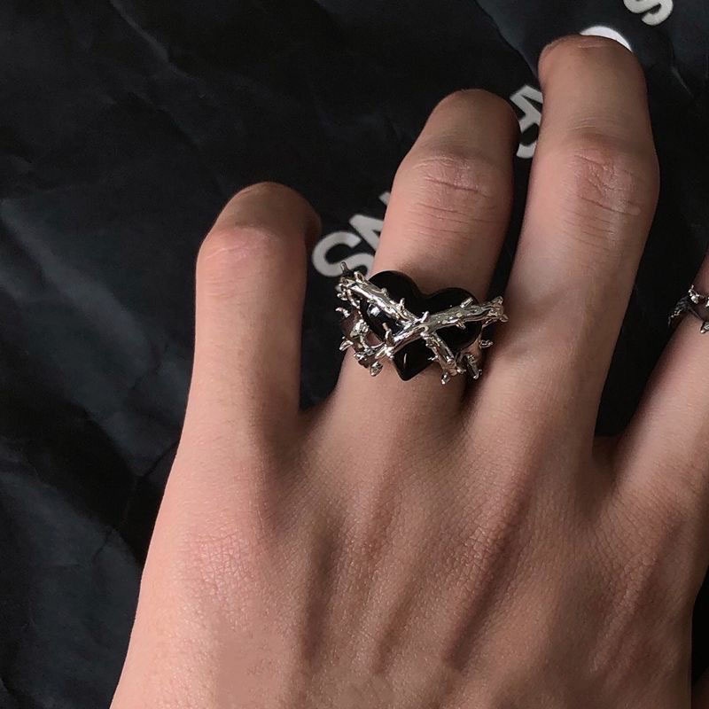 Cincin Model Terbuka Bentuk Hati Gaya Punk Gothic Vintage Untuk Wanita