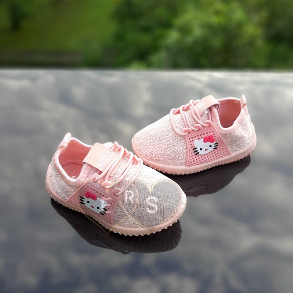 TOKOERS E14 Sepatu Sneaker Anak Perempuan Import Umur 1 2 3 4 thn - BEKRO Hello Kitty