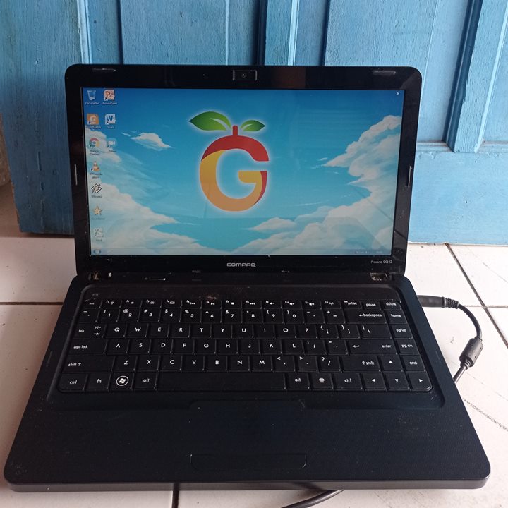 Compaq Presario CQ42 Warna Hitam RAM 2GB HDD 320GB Laptop Second Bekas Murah