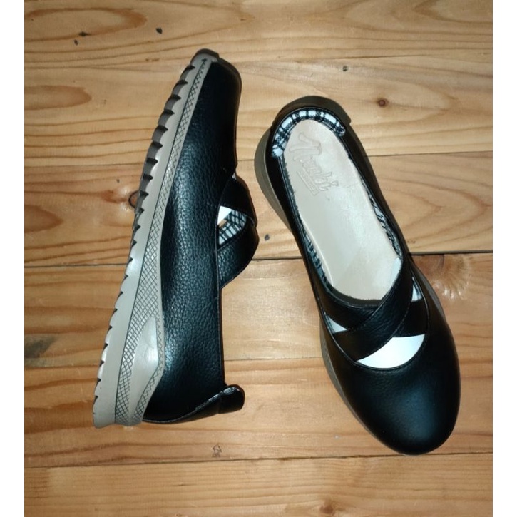 sepatu slipon wanita bahan kulit sapi asli sol karet ringan empuk nyaman asli sukaregang garut sepatu wanita sneaker kets