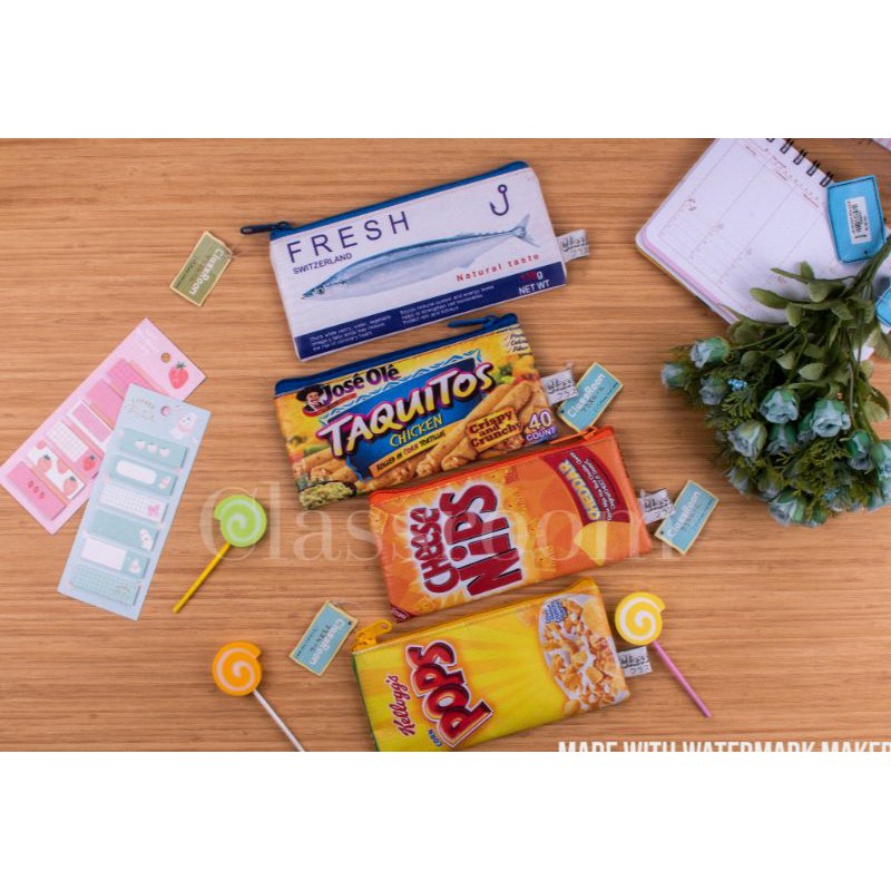 

CLASSROOM tempat pencil motif snack/ tepak pencil motif