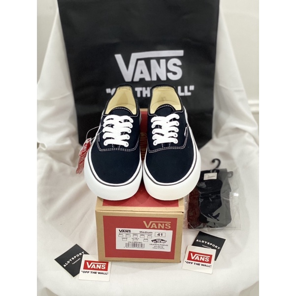 SEPATU VANS AUTHENTIC PRIA BLACK WHITE PREMIUM. SEPATU SNEAKERS PREMIUM IMPORT CHINA