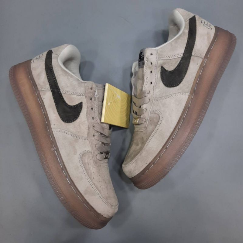 NIKE AIR FORCE 1 LOW REIGNING CHAMP