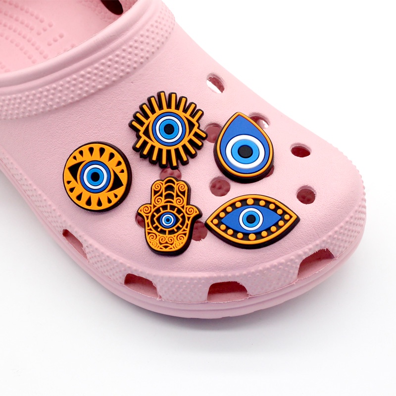 Jibbitz 1pcs shoe charms Desain Kartun Mata Menakutkan Crocs Untuk Hadiah Natal Bahan DIY untuk decorate sepatu accessories