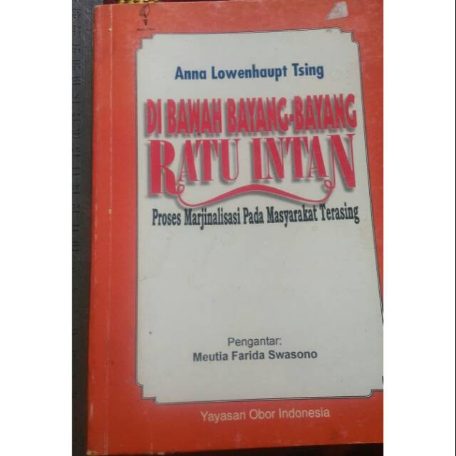 Di Bawah Bayang-Bayang Ratu Intan