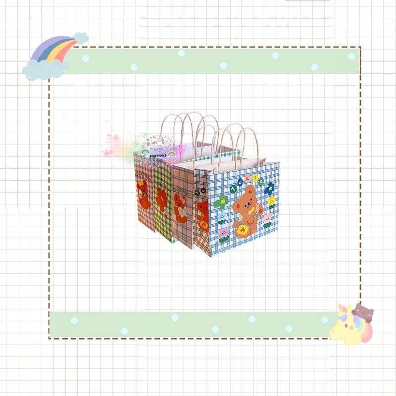 

GUMMY BEAR POUCH