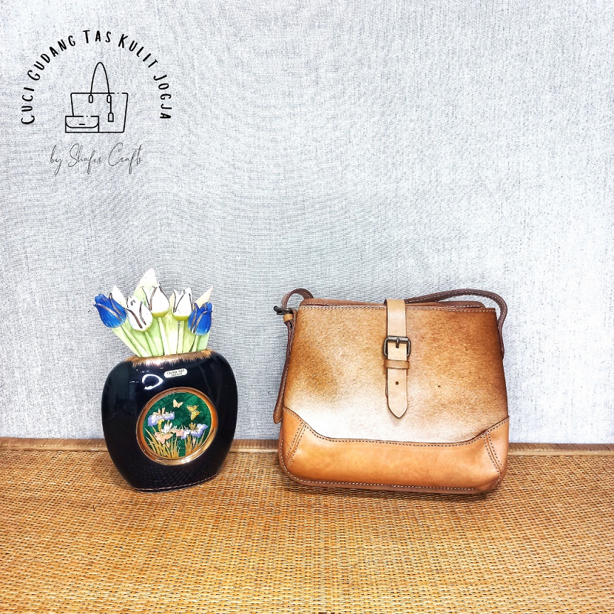 CGK 0210 - Tas Selempang Bulu Sapi (Leather Crossbody Bag)