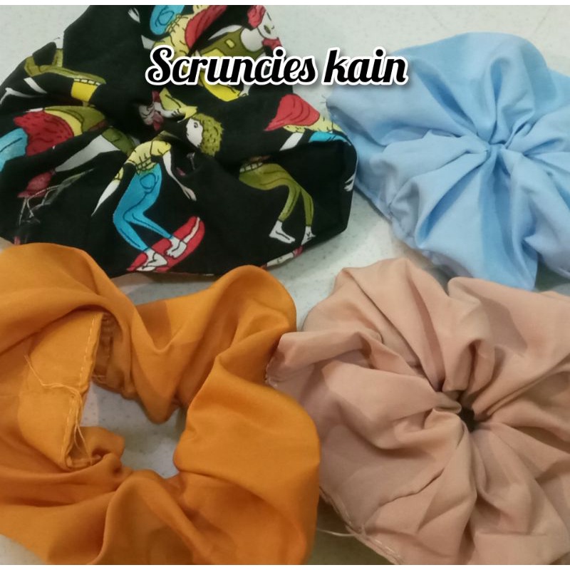 IKAT RAMBUT  BLUDRU CEMPOL RAMBUT SRUNCIES RAMBUT BLUDRU