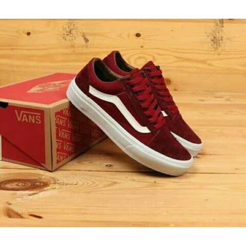 vans maroon sneakers