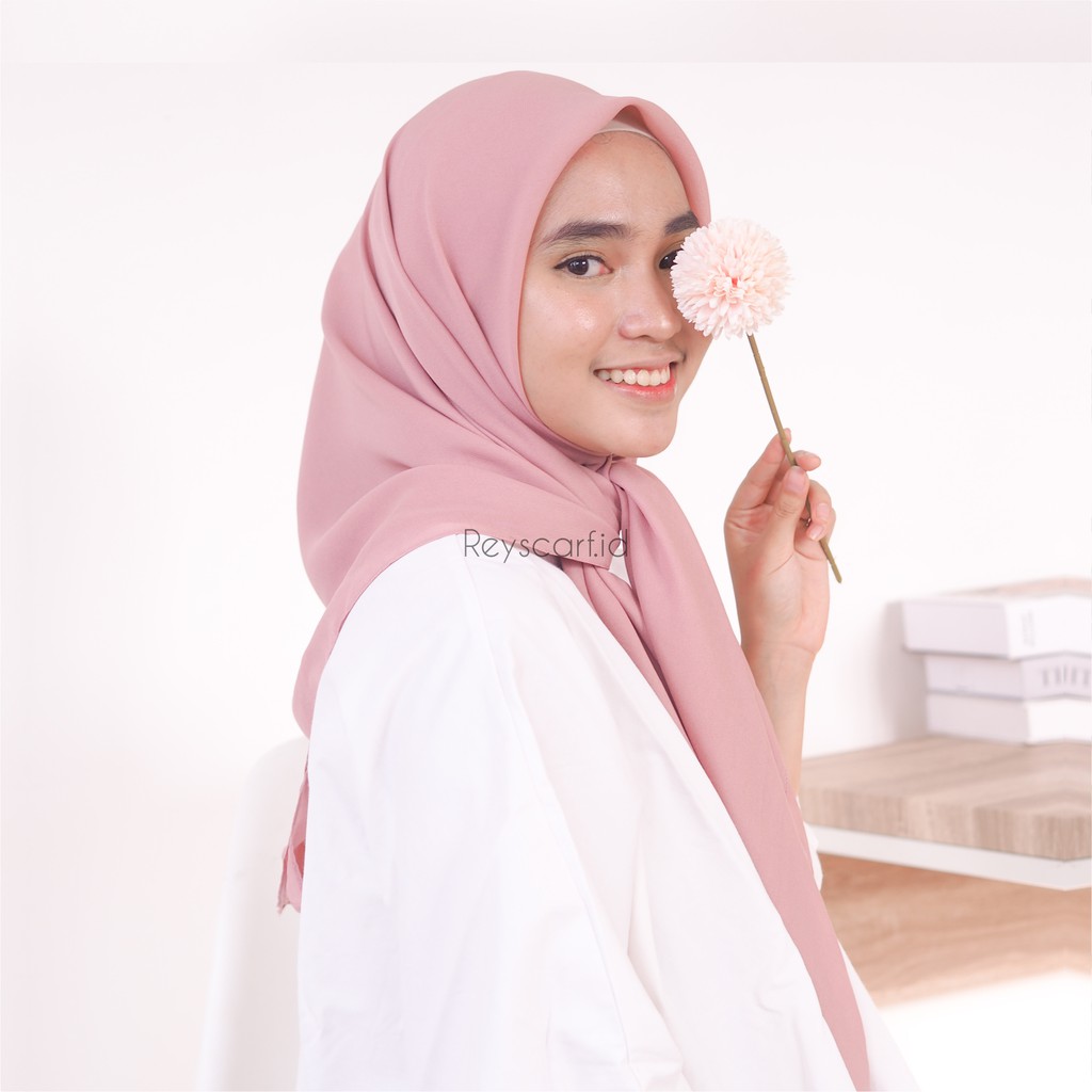 Bella Square Double Hycon By Reyscarf Premium Eksklusif Elegant Jahit Tepi Rapi Banyak Warna Luxury