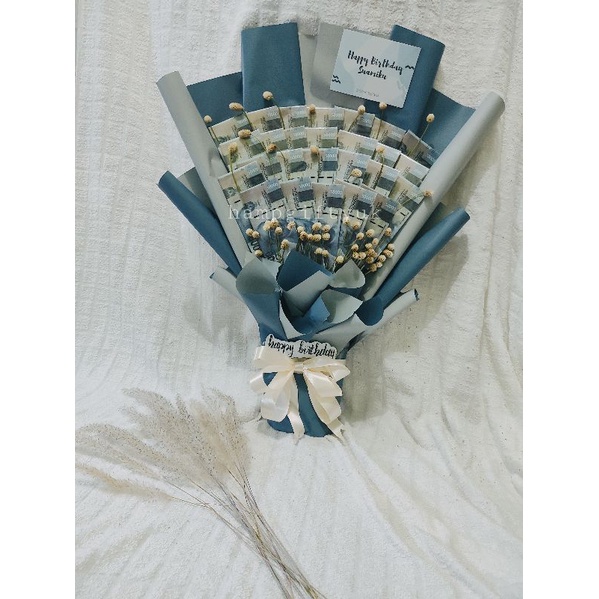 

MONEY BOUQUET/ FOR GRADUATION/ BIRTHDAY/ANNIVERSARY/PECAHAN 30 LEMBAR UANG