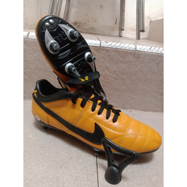 sepatu sepak bola pul 6 besi kuning full kulit sapi asli