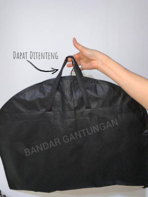 Cover Jas Bahan Kain Warna Hitam/Pelindung Baju Dari Debu/Pembungkus Baju Gantung(BH)