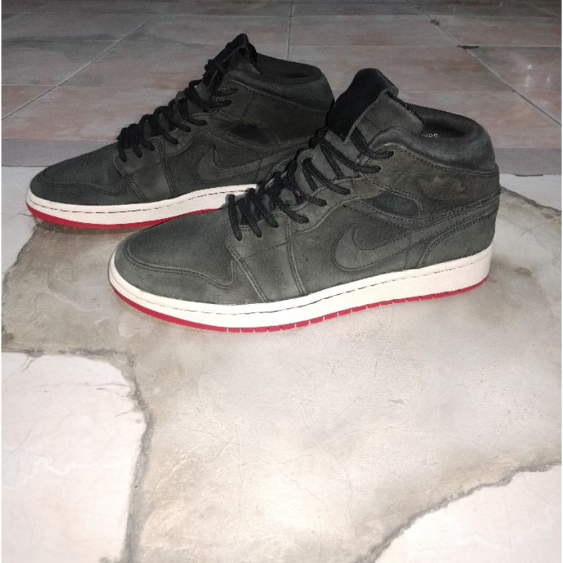 NIKE AIR JORDAN 1MID BLACK GIM RED (second original)