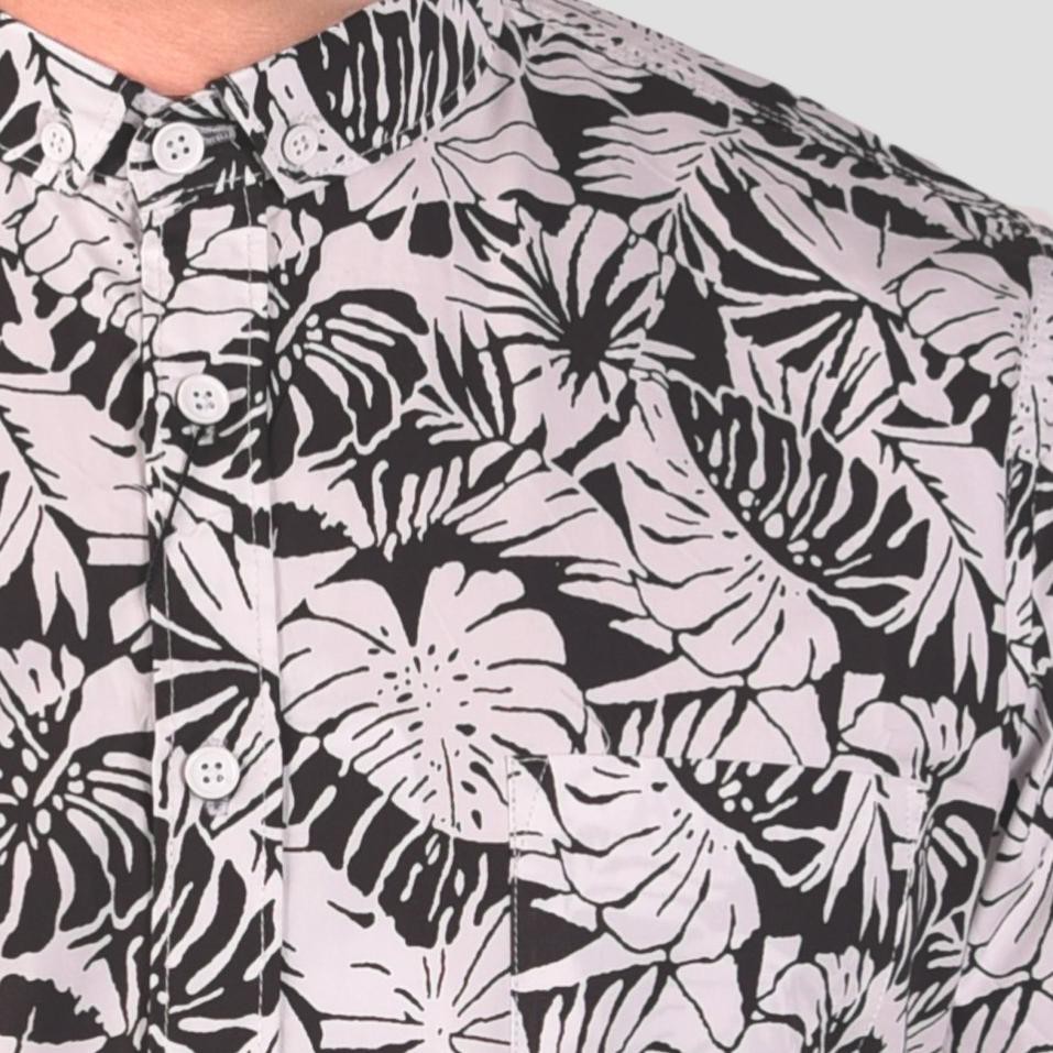 Termurah Kemeja Batik Modern Pria Cowok Lengan Pendek Putih Hitam Motif Daun Leaf Slimfit Distro Mur Shopee Indonesia