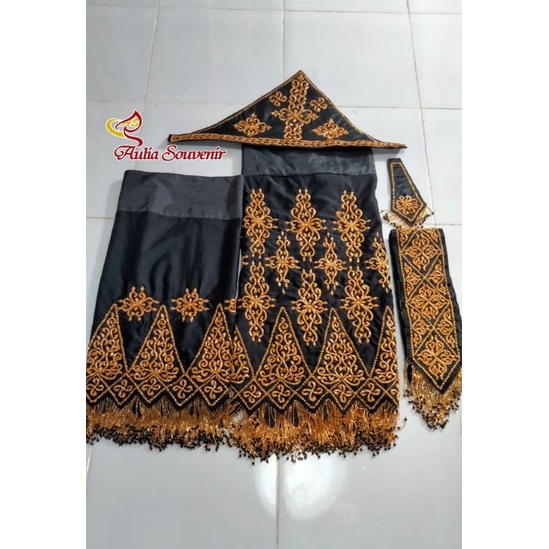 PAKAIYAN ADAT ACEH/BAJU PENGANTIN ACEH