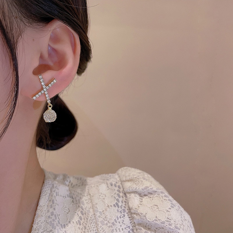 Anting Tusuk Gantung Sterling silver 925 Desain Salib Hias Kristal / Berlian Untuk Wanita