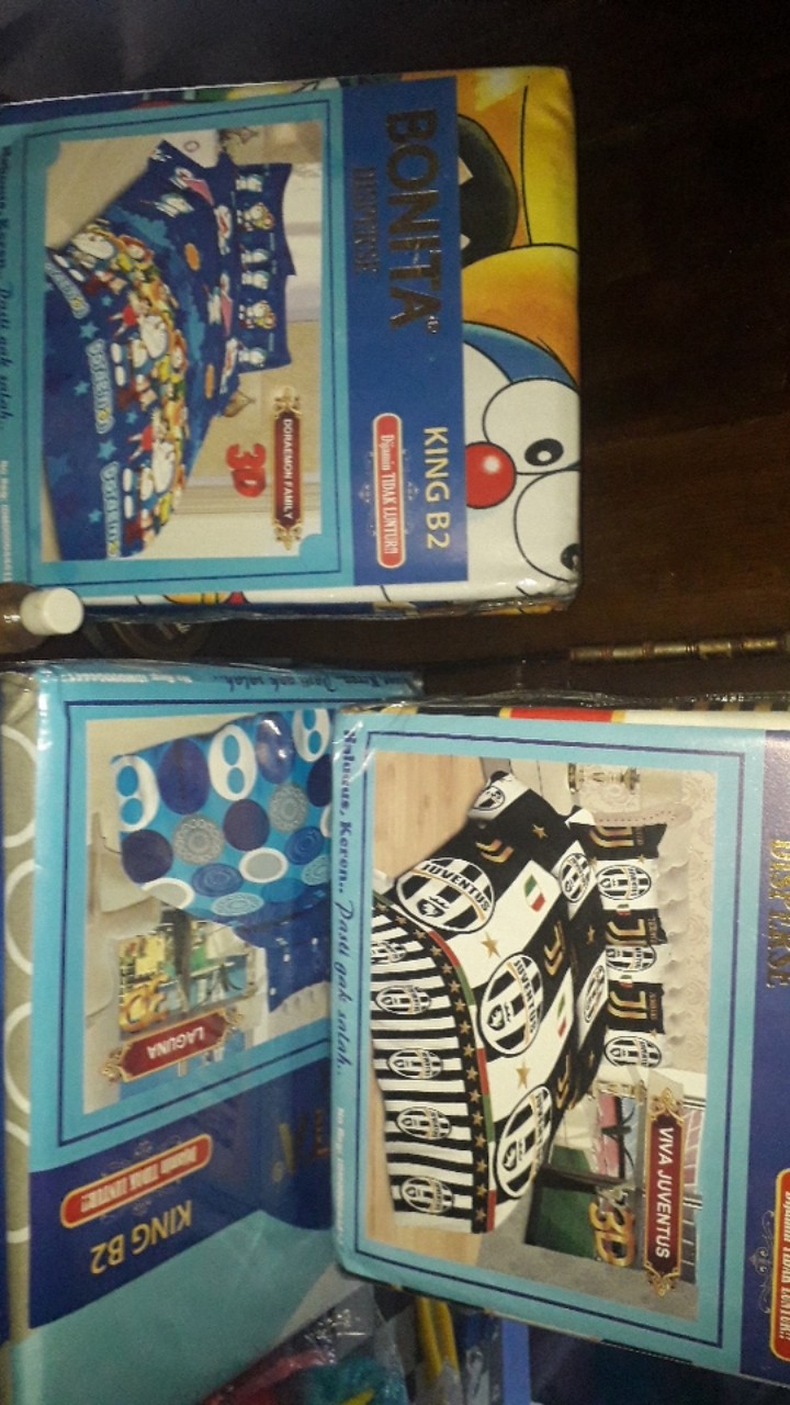 Sprei Bonita No 1 Uk 180x200 Doraemon Family