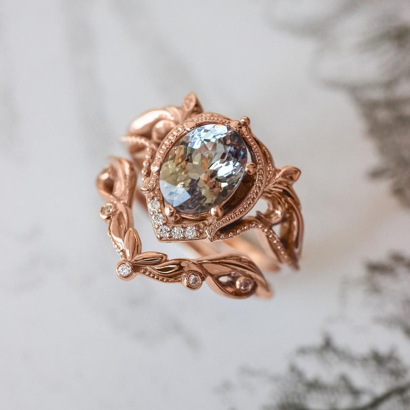 Cincin Lapis Rose Gold 18k Dengan Opal Untuk Wanita